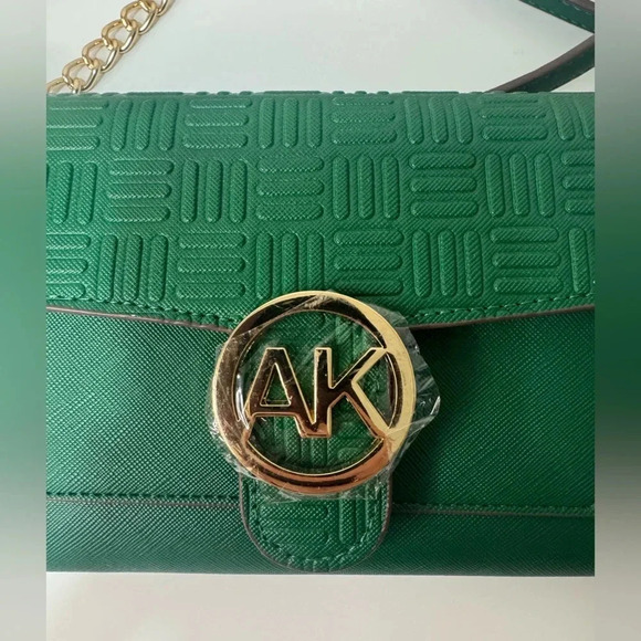 Anne Klein logo wallet on a chain/crossbody. Color: Evergreen EUC - Picture 6 of 15